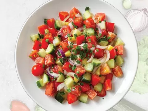 ÇOBAN SALATA